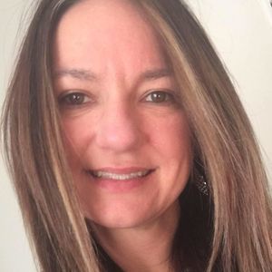 Meet your Posher, Debi